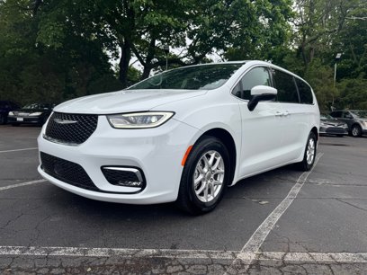 Used 2023 Chrysler Pacifica Touring-L