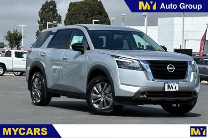 New 2025 Nissan Pathfinder S