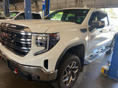 Used 2023 GMC Sierra 1500 SLT w/ SLT Premium Package