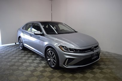 New 2025 Volkswagen Jetta SE