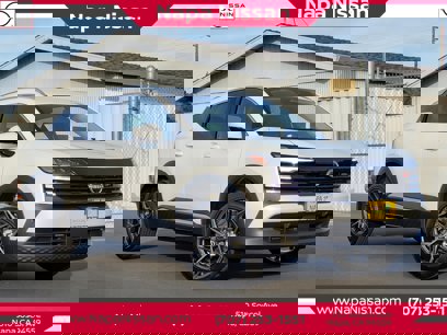 New 2025 Nissan Kicks SR