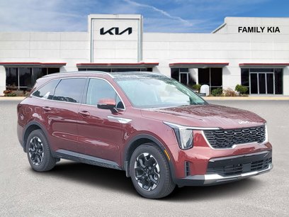 Certified 2025 Kia Sorento S w/ Panoramic Sunroof Package
