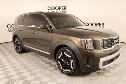 Used 2023 Kia Telluride S w/ S Sunroof Package