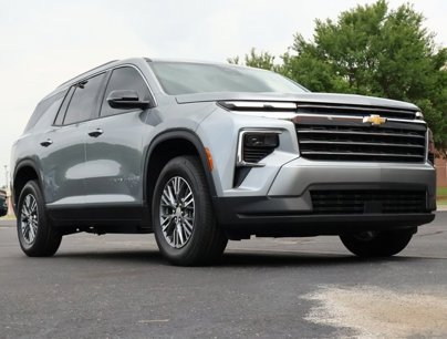New 2025 Chevrolet Traverse LT w/ LPO, Floor Liner Package