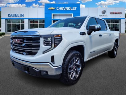 New 2025 GMC Sierra 1500 SLT
