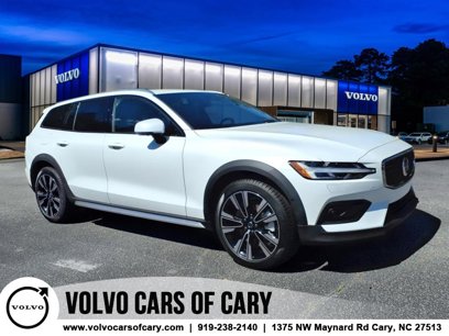 New 2025 Volvo V60 B5 Cross Country Ultra w/ Protection Package Premier