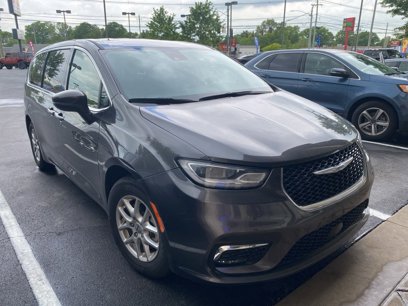 Used 2023 Chrysler Pacifica Touring-L