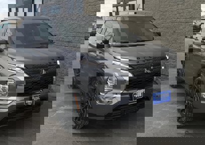 Used 2023 Mitsubishi Outlander SE