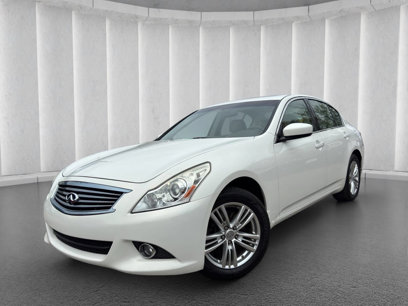 Used 2011 INFINITI G25 x w/ Moonroof Pkg