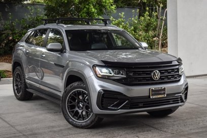 Used 2020 Volkswagen Atlas Cross Sport SE w/ Panoramic Sunroof Package
