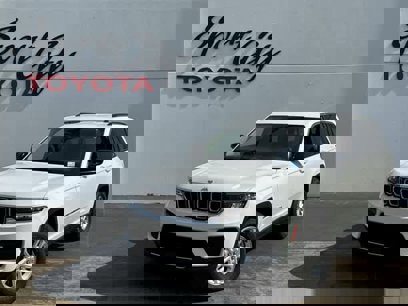 Used 2023 Jeep Grand Cherokee Laredo