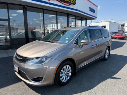 Used 2018 Chrysler Pacifica Touring-L w/ Advanced Safetytec Group