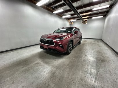 Used 2024 Toyota Highlander XLE