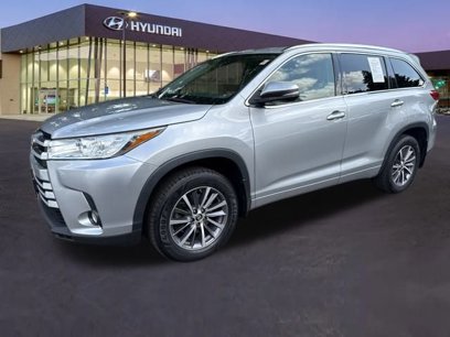 Used 2017 Toyota Highlander SE