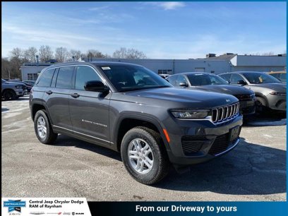 New 2025 Jeep Grand Cherokee Laredo w/ Luxury Tech Group I