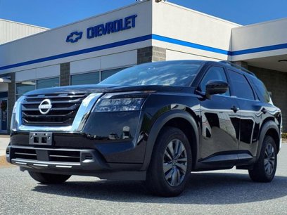 Used 2024 Nissan Pathfinder SV