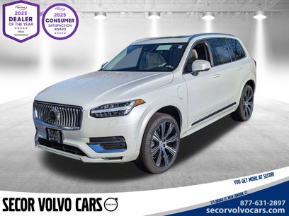 New 2025 Volvo XC90 T8 Plus w/ Protection Package Premier