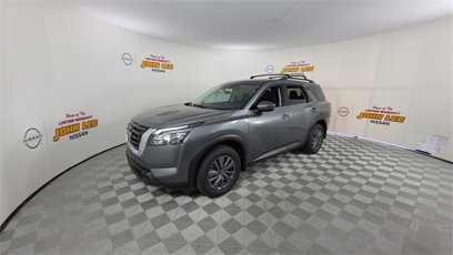 New 2025 Nissan Pathfinder SV w/ SV Premium Package