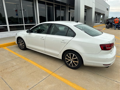 Used 2017 Volkswagen Jetta SE