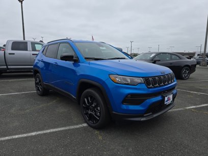 New 2025 Jeep Compass Latitude w/ Convenience Group