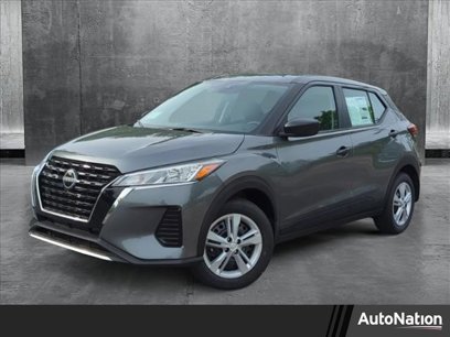 New 2025 Nissan Kicks Play S