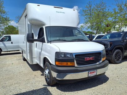 New 2025 GMC Savana 3500 Extended w/ Power Convenience Package