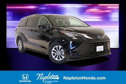 Used 2022 Toyota Sienna LE