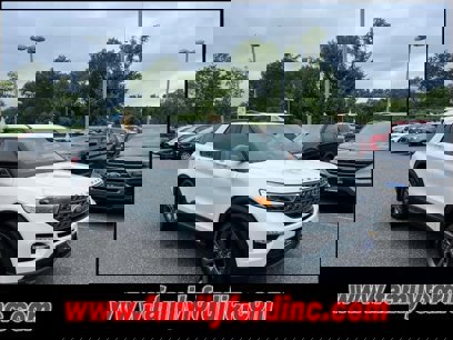 Certified 2022 Ford Explorer XLT w/ Equipment Group 202A
