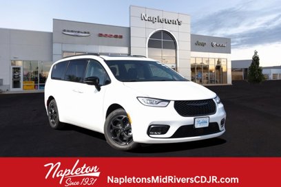 New 2025 Chrysler Pacifica Premium
