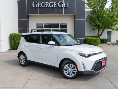 New 2025 Kia Soul LX