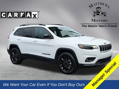 Used 2023 Jeep Cherokee Altitude Lux