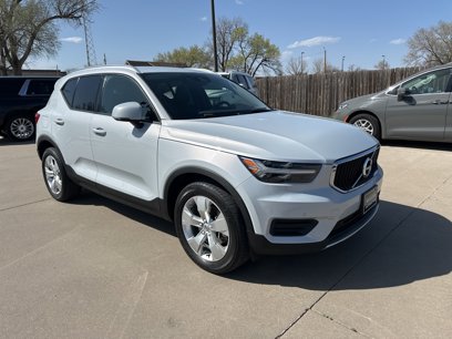 Used 2020 Volvo XC40 T5 Momentum