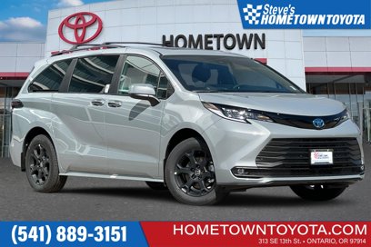 New 2025 Toyota Sienna XLE Woodland Edition