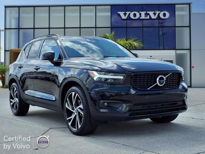 Certified 2022 Volvo XC40 T4 R-Design w/ Advanced Package