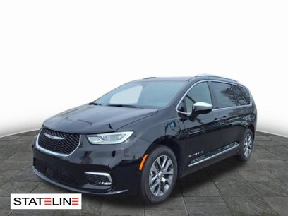 New 2025 Chrysler Pacifica Pinnacle