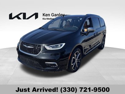 Used 2022 Chrysler Pacifica Pinnacle