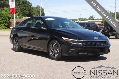 Used 2024 Hyundai Elantra SEL w/ Convenience Package