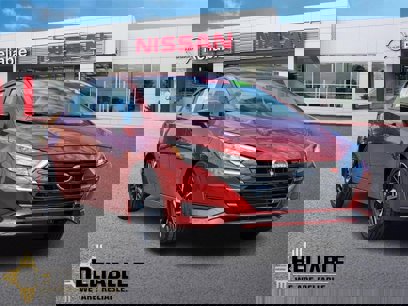 Used 2024 Nissan Versa SR w/ Electronics Package