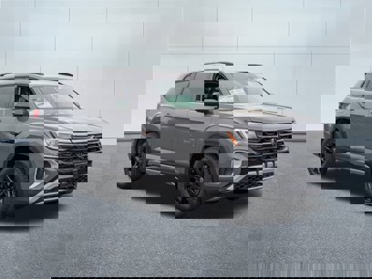 New 2025 Volkswagen Atlas Peak Edition SE
