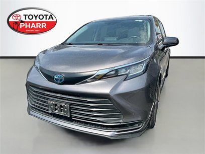 Used 2021 Toyota Sienna LE