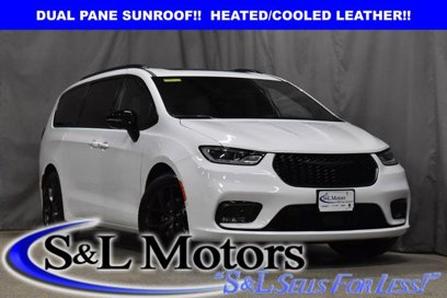 New 2025 Chrysler Pacifica Limited