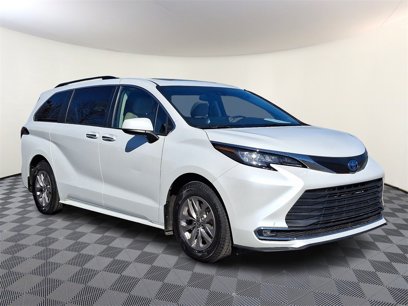 Used 2022 Toyota Sienna XLE