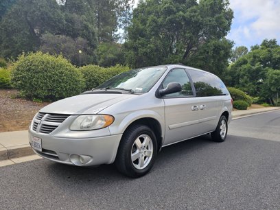 Used 2005 Dodge Grand Caravan SXT w/ Premium Group