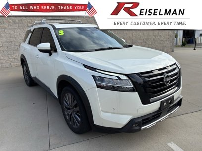 Used 2023 Nissan Pathfinder SL w/ Lighting Package (N92)