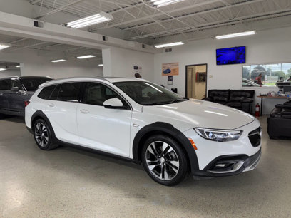 Used 2018 Buick Regal Essence w/ Driver Confidence Package #1