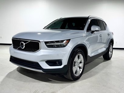 Used 2022 Volvo XC40 T5 Momentum