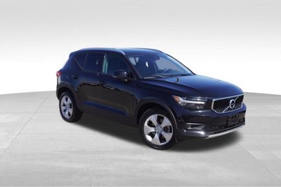 Used 2021 Volvo XC40 T5 Momentum