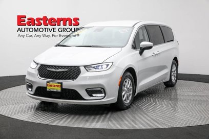 Used 2023 Chrysler Pacifica Touring-L