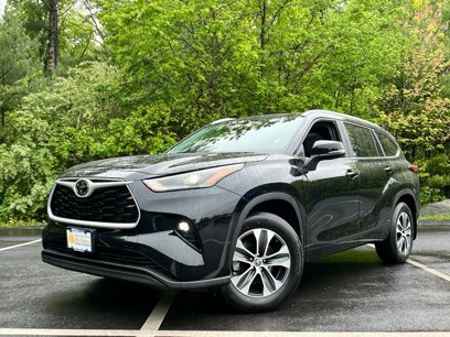 Used 2024 Toyota Highlander XLE