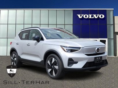New 2025 Volvo EX40 Core w/ Climate Package